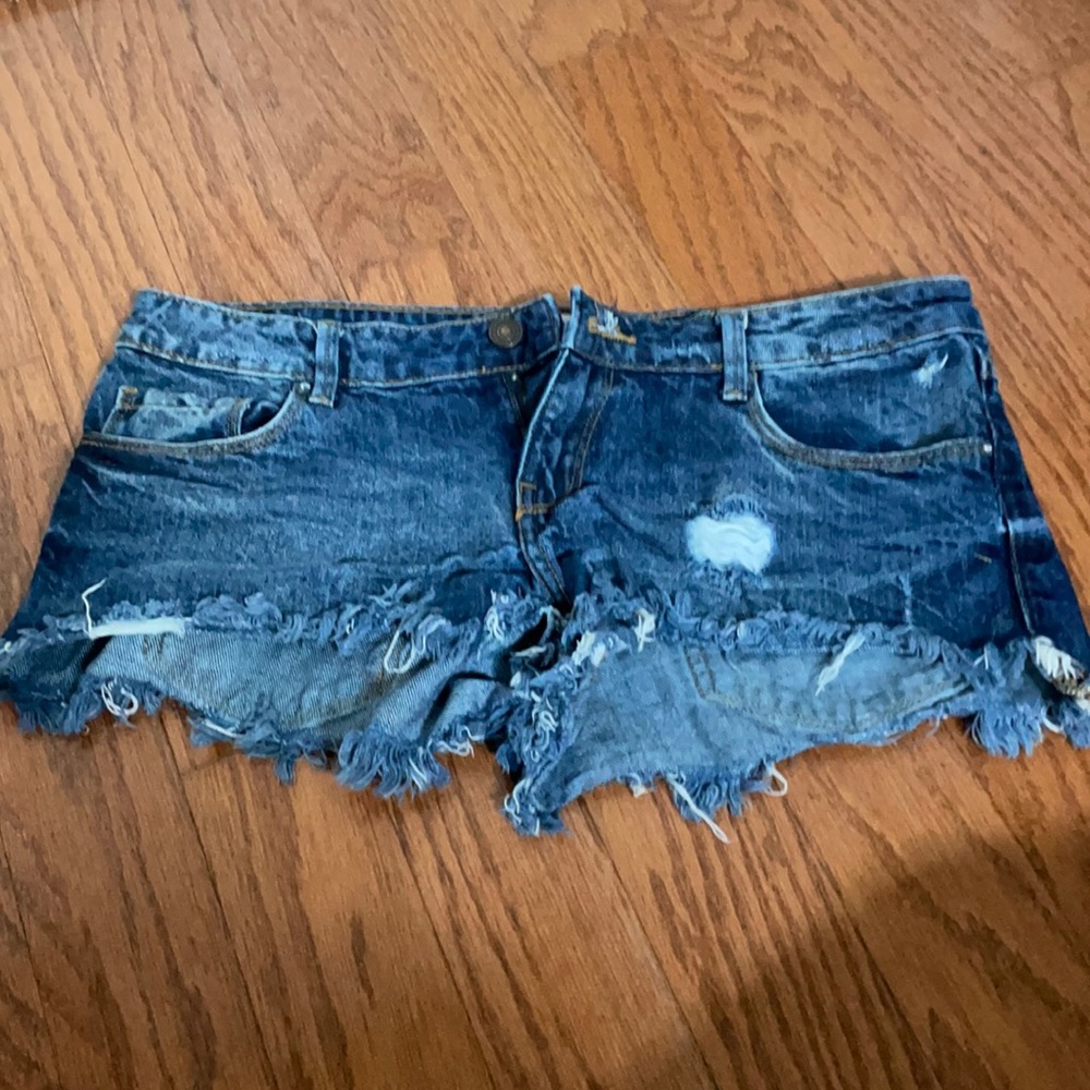 Forever 21 size 28 denim jean shorts